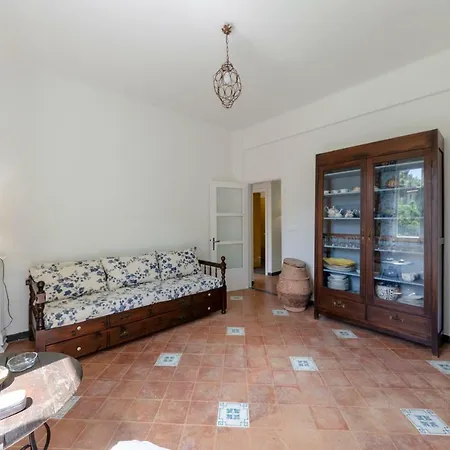 Joivy Charming House For 12, With Patio In * Vernazza