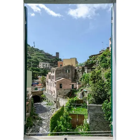 Dom wakacyjny Joivy Charming House For 12, With Patio In Vernazza