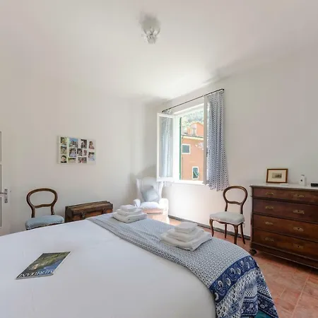 Joivy Charming House For 12, With Patio In Vernazza