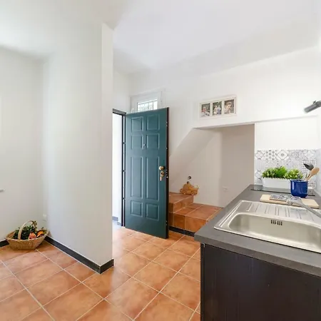 Joivy Charming House For 12, With Patio In Dom wakacyjny Vernazza