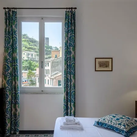 Joivy Charming House For 12, With Patio In