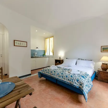 Joivy Charming House For 12, With Patio In *
