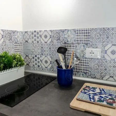 Joivy Charming House For 12, With Patio In Vernazza